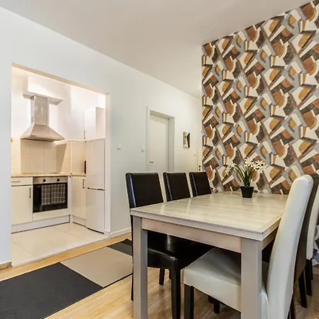 Corvin-Luxe, 3 Bedroom Apartment In City Center Budapest Esterno foto