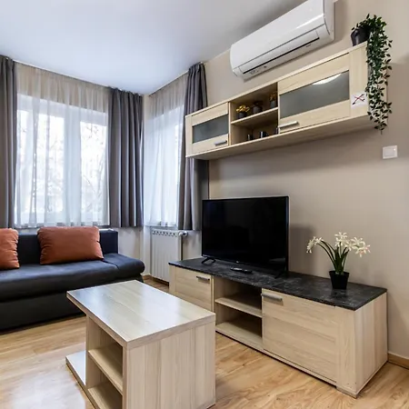 Corvin-Luxe, 3 Bedroom Apartment In City Center Budapest Esterno foto