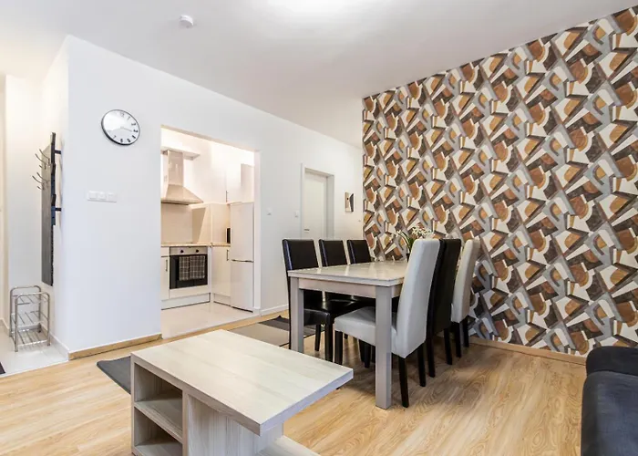 Corvin-Luxe, 3 Bedroom Apartment In City Center
