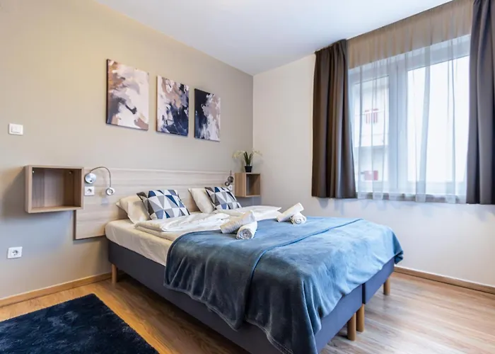 Corvin-Luxe, 3 Bedroom Apartment In City Center