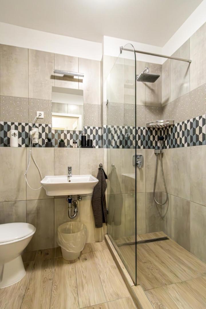 Appartamento Corvin-luxe, 3 Bedroom In Center *
