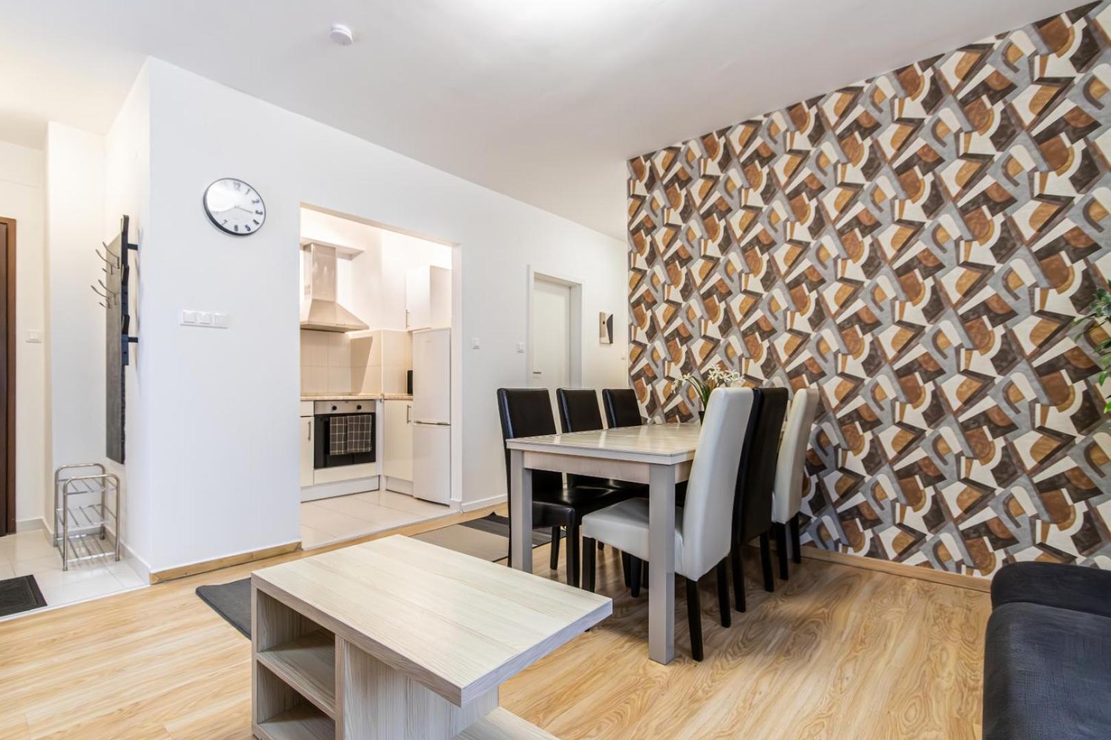 Appartamento Corvin-luxe, 3 Bedroom In Center
