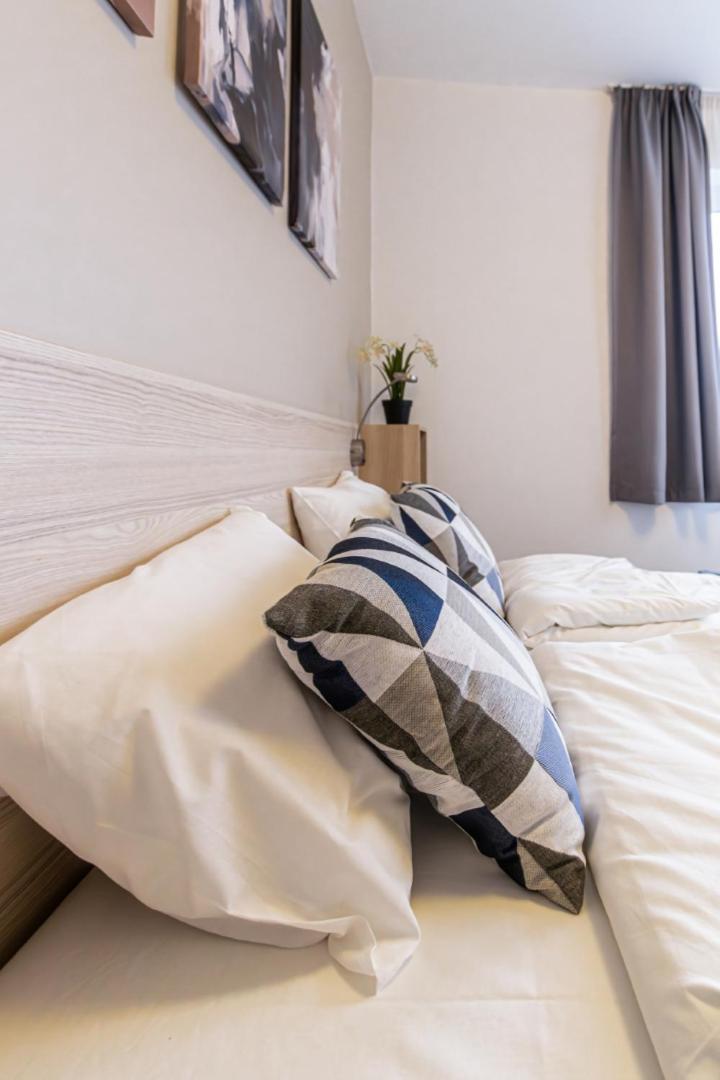 Appartamento Corvin-luxe, 3 Bedroom In Center Budapest