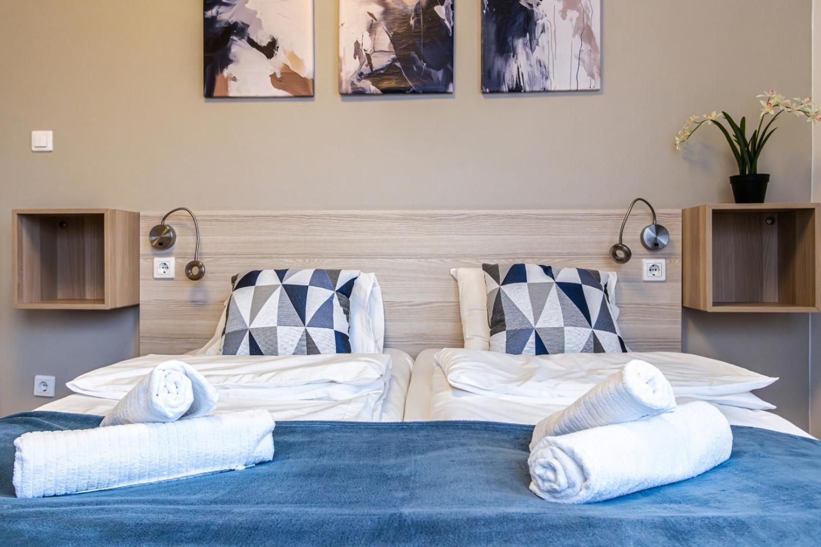 Corvin-luxe, 3 Bedroom In Center Appartamento Budapest